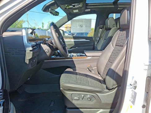 New 2025 Cadillac Escalade ESV Sport Platinum w/ LPO, ONYX Package image 6