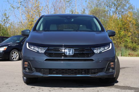 New 2026 Honda Odyssey Touring image 2