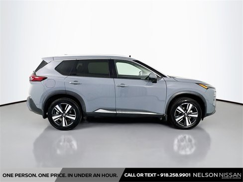 Used 2021 Nissan Rogue SL w/ Premium Package image 4
