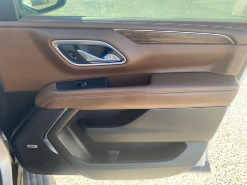 Used 2022 Chevrolet Suburban High Country image 39