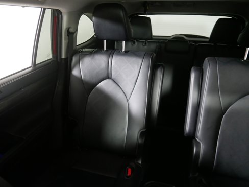 Used 2020 Toyota Highlander Limited image 12