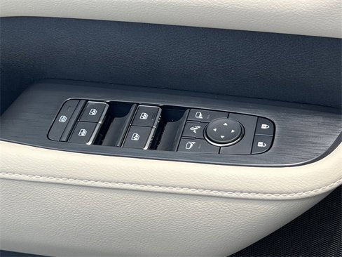 New 2025 Nissan Armada Platinum Reserve image 17