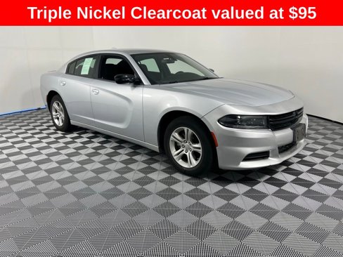 Used 2023 Dodge Charger SXT image 2