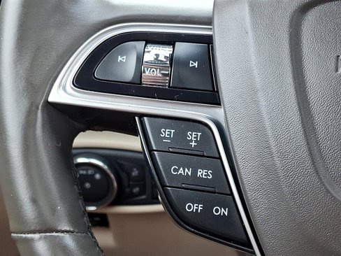 Used 2019 Lincoln Nautilus Reserve image 25