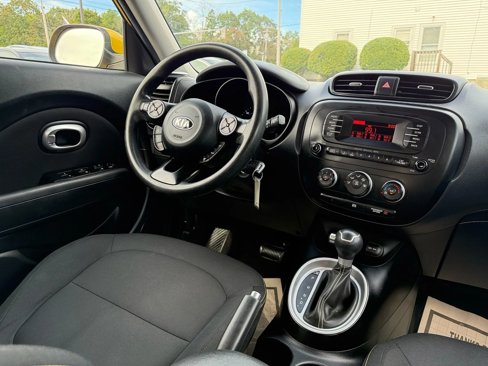 Used 2014 Kia Soul + image 28