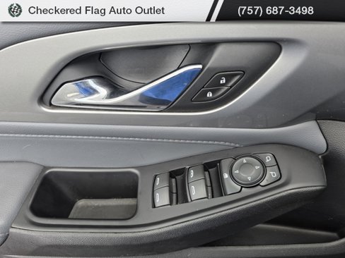 Used 2020 Chevrolet Traverse LT image 22