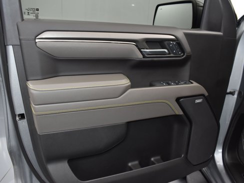 Used 2024 Chevrolet Silverado 1500 ZR2 w/ Technology Package image 12