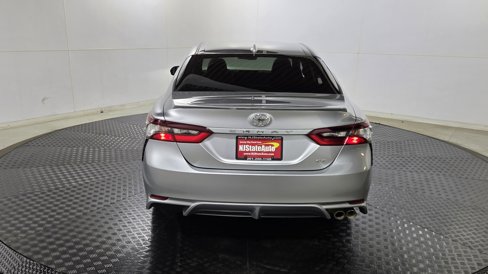 Used 2023 Toyota Camry SE image 6