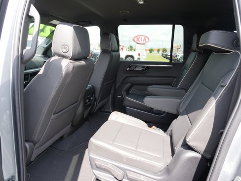 New 2025 Chevrolet Suburban Premier image 14
