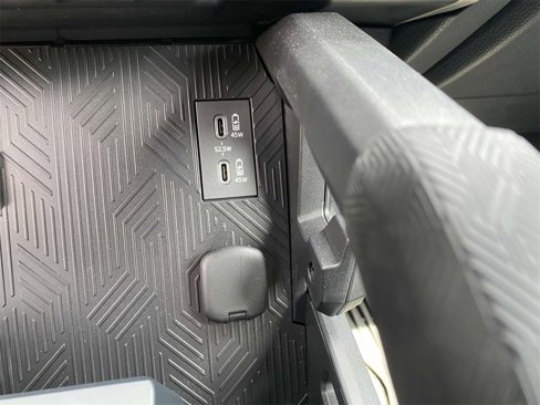 Used 2025 Toyota Tacoma SR5 image 27
