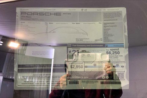 New 2026 Porsche Macan image 24