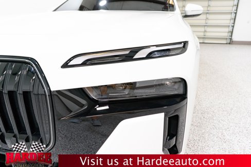 Used 2024 BMW i7 xDrive60 image 8