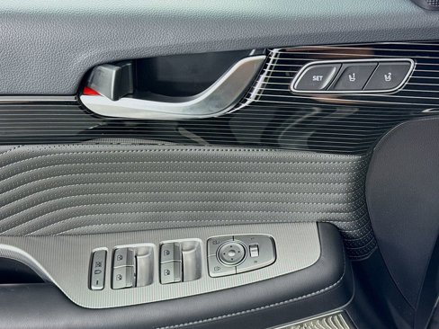 Used 2025 Hyundai Palisade Calligraphy image 18
