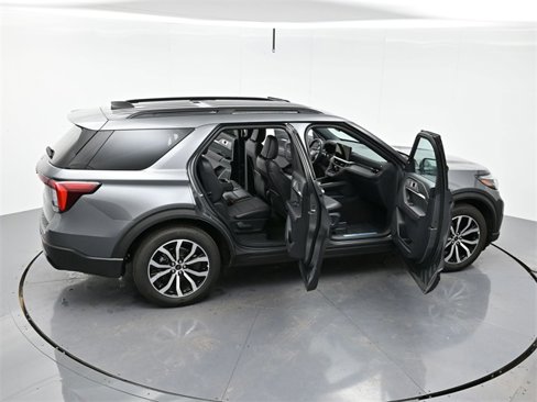 Used 2025 Ford Explorer ST-Line w/ Premium Package image 48
