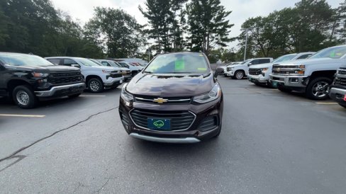 Certified 2022 Chevrolet Trax LT w/ LT Convenience Package image 3