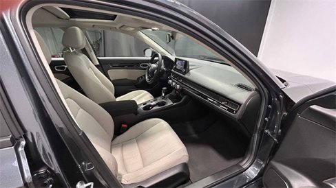 Used 2024 Honda Civic EX image 10