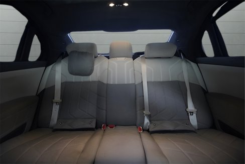 Used 2023 BMW 760i xDrive image 33