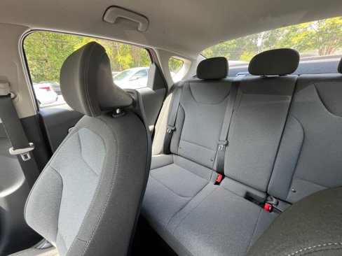 Used 2025 Kia K4 LXS image 35