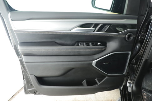 Used 2024 Jeep Wagoneer Series II image 8