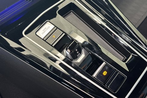 New 2025 Volkswagen Golf R Black Edition image 17