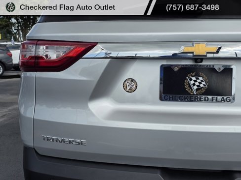 Used 2020 Chevrolet Traverse LT image 17