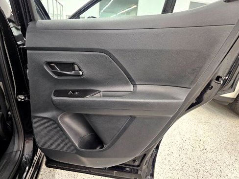 Used 2025 Nissan Kicks S image 31