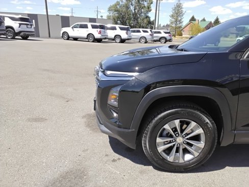 Used 2025 Chevrolet Equinox LT w/ Convenience Package II image 8