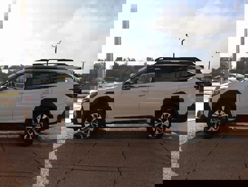 Used 2024 Subaru Outback Limited image 3
