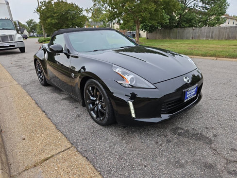 Used 2018 Nissan 370Z Touring image 7