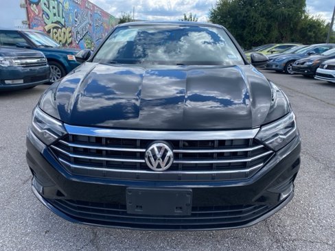 Used 2021 Volkswagen Jetta SE image 2