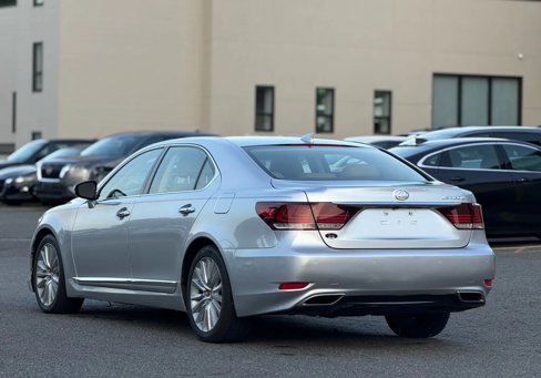 Used 2015 Lexus LS 460 L image 10
