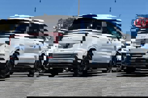 New 2026 Kia Carnival image 4