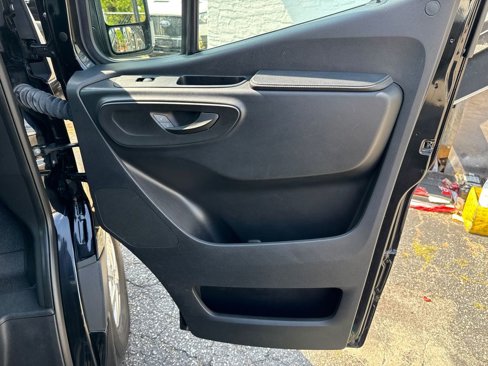 Used 2021 Mercedes-Benz Sprinter 2500 image 18