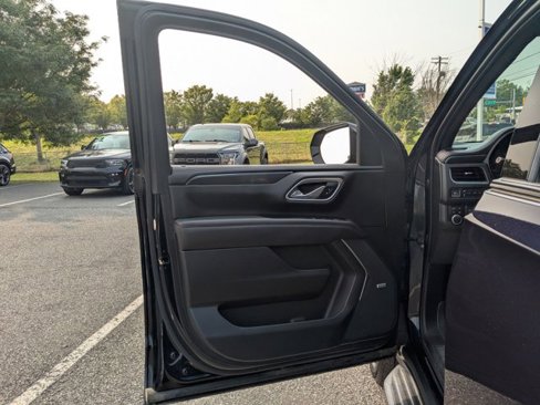 Used 2021 Chevrolet Tahoe RST w/ Luxury Package image 12