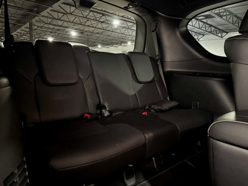 Used 2023 INFINITI QX80 Sensory image 31