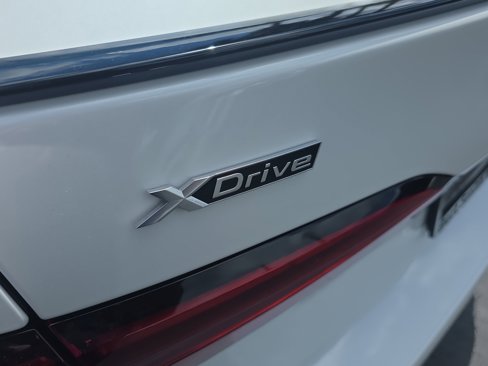New 2026 BMW 550e xDrive w/ Executive Package image 5