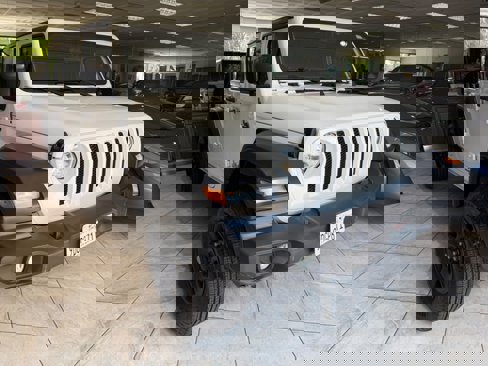 Used 2019 Jeep Wrangler Unlimited Sport image 1