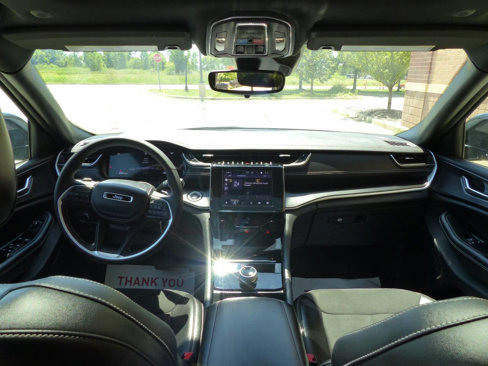 Used 2024 Jeep Grand Cherokee L Altitude image 34