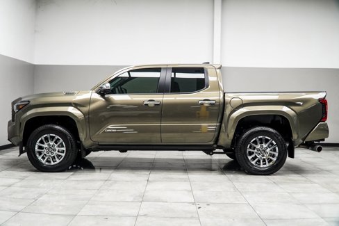 Used 2025 Toyota Tacoma Limited image 9