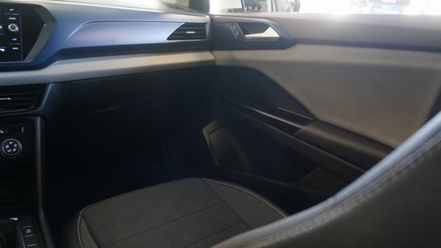 Used 2022 Volkswagen Taos SE image 36