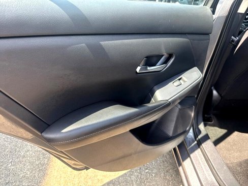 Used 2020 Nissan Sentra SV image 14
