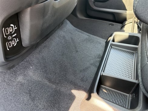 New 2026 RAM 1500 4x4 Crew Cab image 21