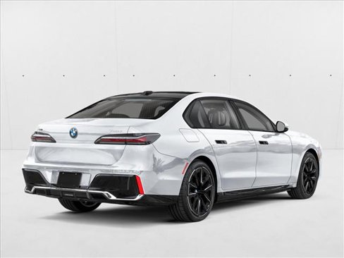 New 2026 BMW 750e xDrive image 2