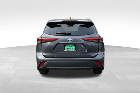 New 2025 Toyota Highlander XLE image 8