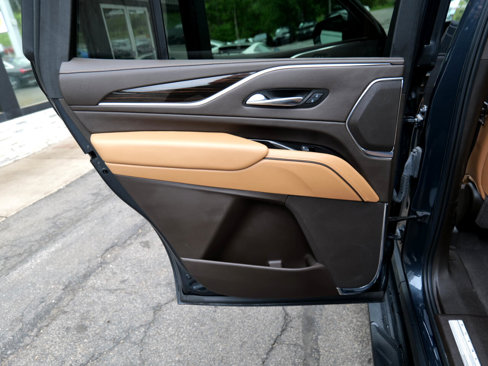 Used 2022 Cadillac Escalade Premium Luxury image 48