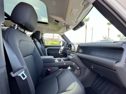 New 2025 Land Rover Defender 110 S image 23