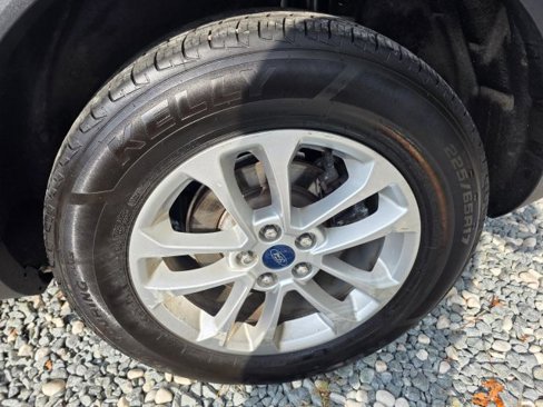 Used 2020 Ford Escape SE image 10