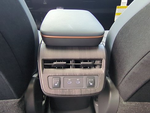 New 2025 Nissan Ariya Platinum image 20