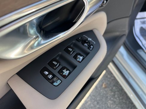 New 2026 Volvo XC90 B6 Plus w/ Protection Package Premier image 13