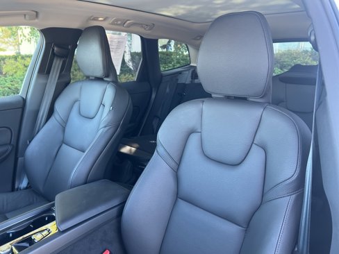 Certified 2025 Volvo XC60 B5 Plus image 14